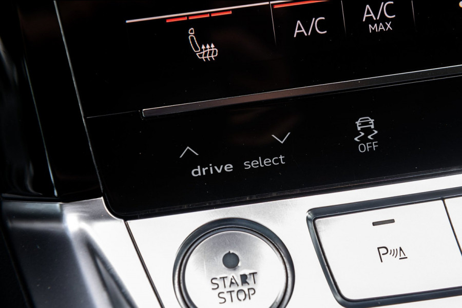 Audi e-tron E-tron 50 quattro Launch edition plus 71 kWh I Pano I S-line I Camera I Leder I