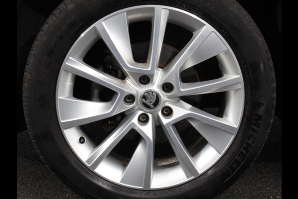 Škoda Karoq 1.5 TSI 150pk Automaat Style Climate Control Cruise Control LED Lichtmetalen velgen Navigatie Apple Carplay/ Android Auto Keyless