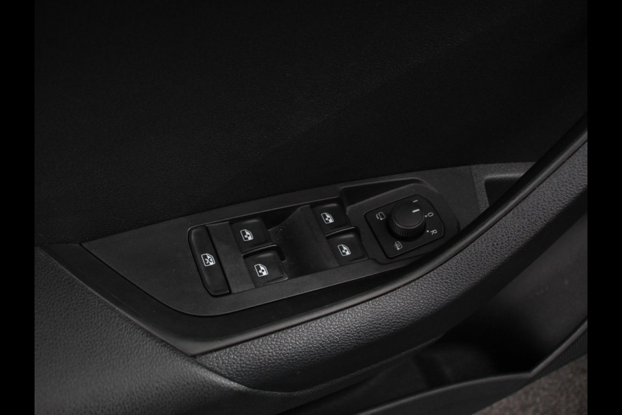 Škoda Karoq 1.5 TSI 150pk Automaat Style Climate Control Cruise Control LED Lichtmetalen velgen Navigatie Apple Carplay/ Android Auto Keyless