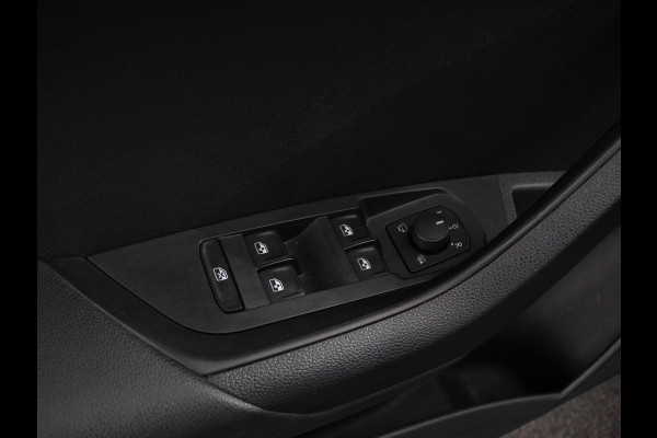 Škoda Karoq 1.5 TSI 150pk Automaat Style Climate Control Cruise Control LED Lichtmetalen velgen Navigatie Apple Carplay/ Android Auto Keyless