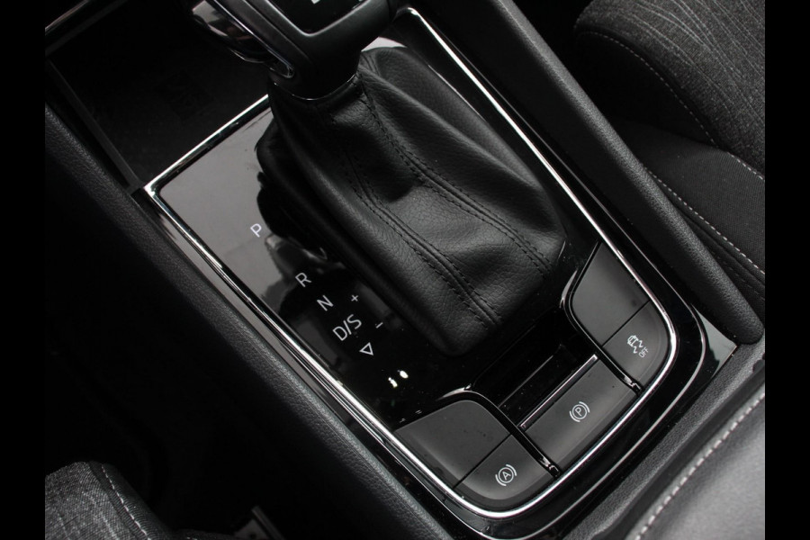 Škoda Karoq 1.5 TSI 150pk Automaat Style Climate Control Cruise Control LED Lichtmetalen velgen Navigatie Apple Carplay/ Android Auto Keyless