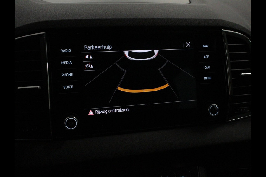 Škoda Karoq 1.5 TSI 150pk Automaat Style Climate Control Cruise Control LED Lichtmetalen velgen Navigatie Apple Carplay/ Android Auto Keyless