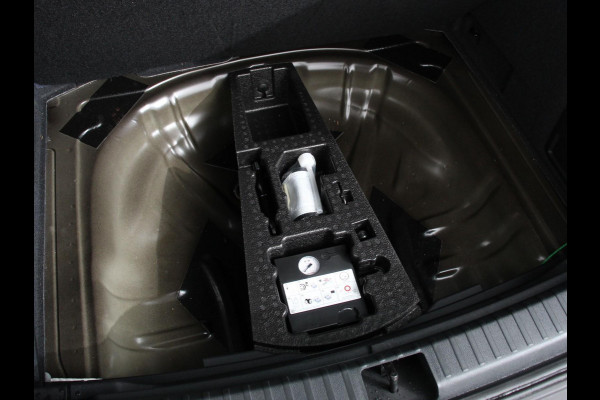 Škoda Karoq 1.5 TSI 150pk Automaat Style Climate Control Cruise Control LED Lichtmetalen velgen Navigatie Apple Carplay/ Android Auto Keyless