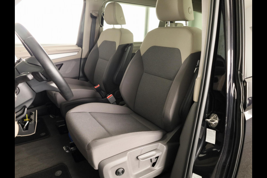 Volkswagen Multivan 1.5 eHybrid L2 Economy Business 4Motion | 7 Zits | Zwenkbare Trekhaak | Navigatie | Achteruitrij  Camera | Parkeer hulp | 65% getinte ruiten achter |