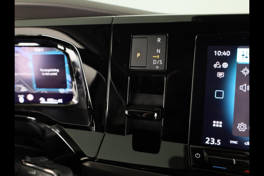 Volkswagen Multivan 1.5 eHybrid L2 Economy Business 4Motion | 7 Zits | Zwenkbare Trekhaak | Navigatie | Achteruitrij  Camera | Parkeer hulp | 65% getinte ruiten achter |