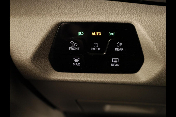 Volkswagen Multivan 1.5 eHybrid L2 Economy Business 4Motion | 7 Zits | Zwenkbare Trekhaak | Navigatie | Achteruitrij  Camera | Parkeer hulp | 65% getinte ruiten achter |
