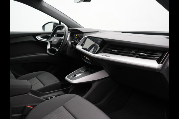Audi Q4 e-tron 35 Advanced edition 55 kWh 170pk Dealer O.H. | Panodak | Head Up | Matrix LED | Sonos Audio | Voorstoelen Verwarmd | Apple Carplay | Navigatie | Virtual Cockpit Plus | DAB | 20"L.M | Cruise Control |