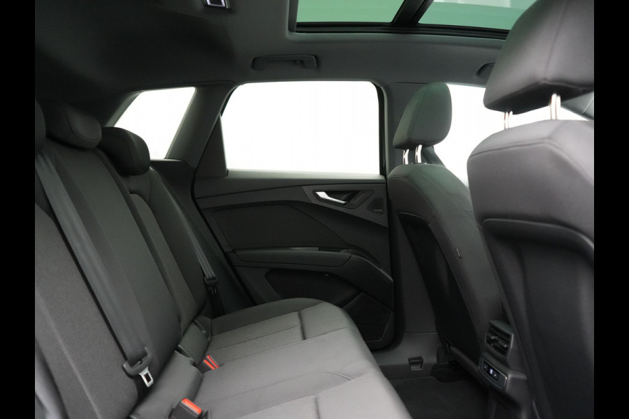 Audi Q4 e-tron 35 Advanced edition 55 kWh 170pk Dealer O.H. | Panodak | Head Up | Matrix LED | Sonos Audio | Voorstoelen Verwarmd | Apple Carplay | Navigatie | Virtual Cockpit Plus | DAB | 20"L.M | Cruise Control |
