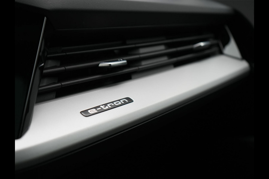 Audi Q4 e-tron 35 Advanced edition 55 kWh 170pk Dealer O.H. | Panodak | Head Up | Matrix LED | Sonos Audio | Voorstoelen Verwarmd | Apple Carplay | Navigatie | Virtual Cockpit Plus | DAB | 20"L.M | Cruise Control |