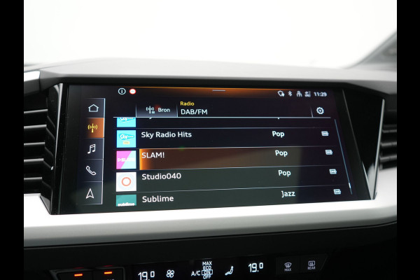 Audi Q4 e-tron 35 Advanced edition 55 kWh 170pk Dealer O.H. | Panodak | Head Up | Matrix LED | Sonos Audio | Voorstoelen Verwarmd | Apple Carplay | Navigatie | Virtual Cockpit Plus | DAB | 20"L.M | Cruise Control |