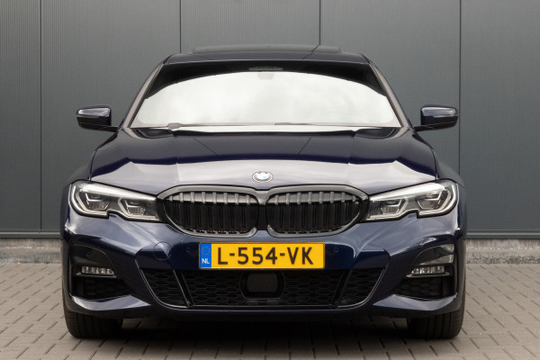 BMW 3-serie 330e High Executive | M-PAKKET | PANORAMADAK | HARMAN/KARDON | ACC | HEAD UP | TREKHAAK | SOH 93%