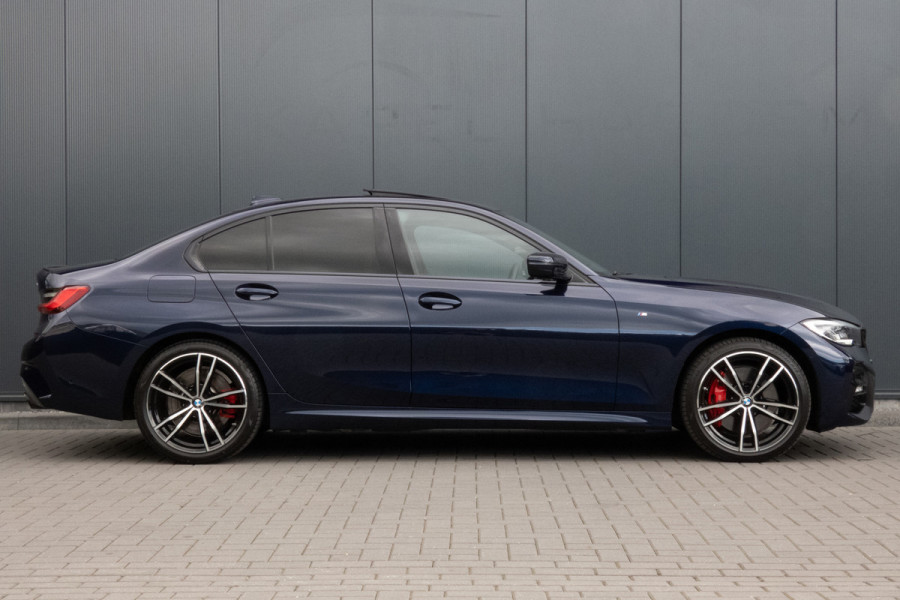 BMW 3-serie 330e High Executive | M-PAKKET | PANORAMADAK | HARMAN/KARDON | ACC | HEAD UP | TREKHAAK | SOH 93%