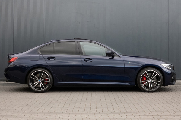 BMW 3-serie 330e High Executive | M-PAKKET | PANORAMADAK | HARMAN/KARDON | ACC | HEAD UP | TREKHAAK | SOH 93%