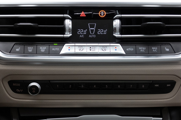 BMW 3-serie 330e High Executive | M-PAKKET | PANORAMADAK | HARMAN/KARDON | ACC | HEAD UP | TREKHAAK | SOH 93%