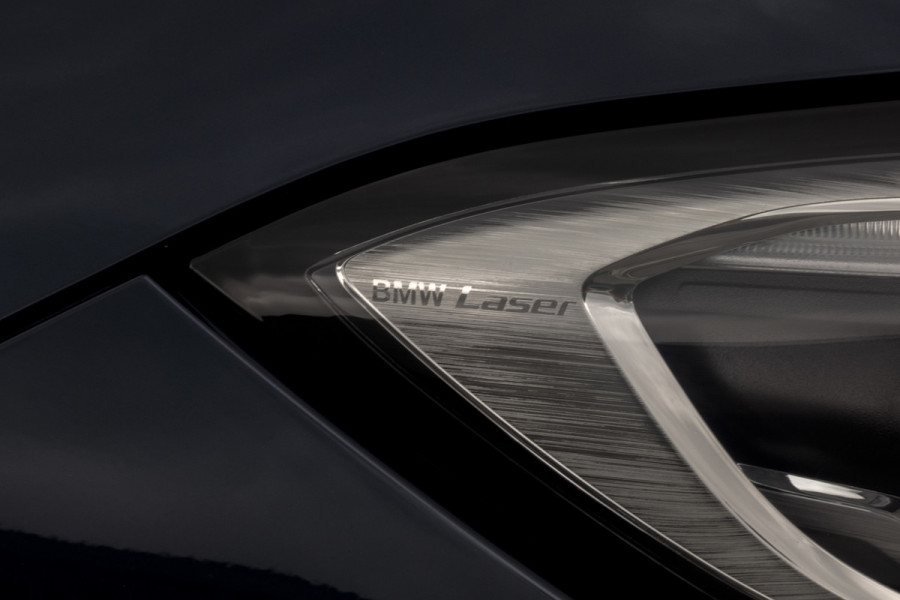 BMW 3-serie 330e High Executive | M-PAKKET | PANORAMADAK | HARMAN/KARDON | ACC | HEAD UP | TREKHAAK | SOH 93%