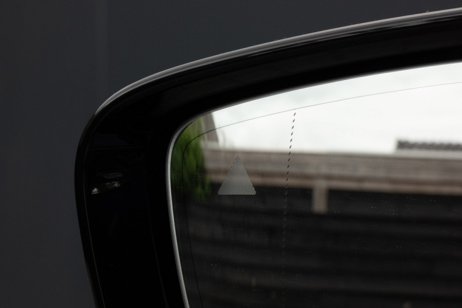 BMW 3-serie 330e High Executive | M-PAKKET | PANORAMADAK | HARMAN/KARDON | ACC | HEAD UP | TREKHAAK | SOH 93%