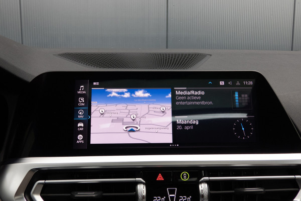 BMW 3-serie 330e High Executive | M-PAKKET | PANORAMADAK | HARMAN/KARDON | ACC | HEAD UP | TREKHAAK | SOH 93%