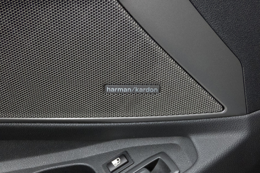 BMW 3-serie 330e High Executive | M-PAKKET | PANORAMADAK | HARMAN/KARDON | ACC | HEAD UP | TREKHAAK | SOH 93%