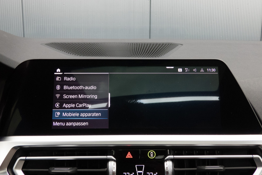 BMW 3-serie 330e High Executive | M-PAKKET | PANORAMADAK | HARMAN/KARDON | ACC | HEAD UP | TREKHAAK | SOH 93%