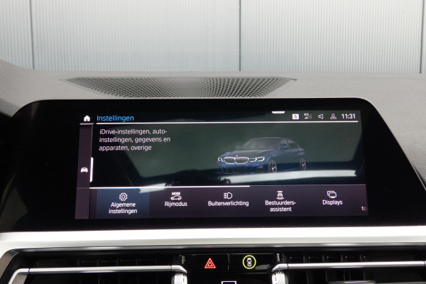 BMW 3-serie 330e High Executive | M-PAKKET | PANORAMADAK | HARMAN/KARDON | ACC | HEAD UP | TREKHAAK | SOH 93%