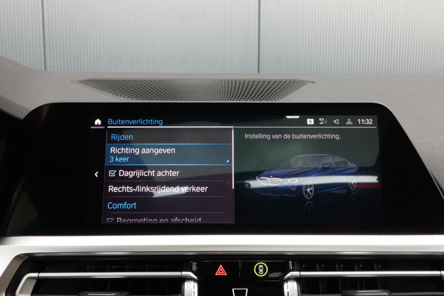 BMW 3-serie 330e High Executive | M-PAKKET | PANORAMADAK | HARMAN/KARDON | ACC | HEAD UP | TREKHAAK | SOH 93%