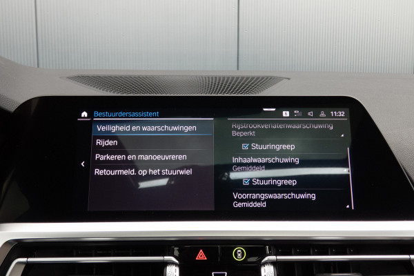 BMW 3-serie 330e High Executive | M-PAKKET | PANORAMADAK | HARMAN/KARDON | ACC | HEAD UP | TREKHAAK | SOH 93%