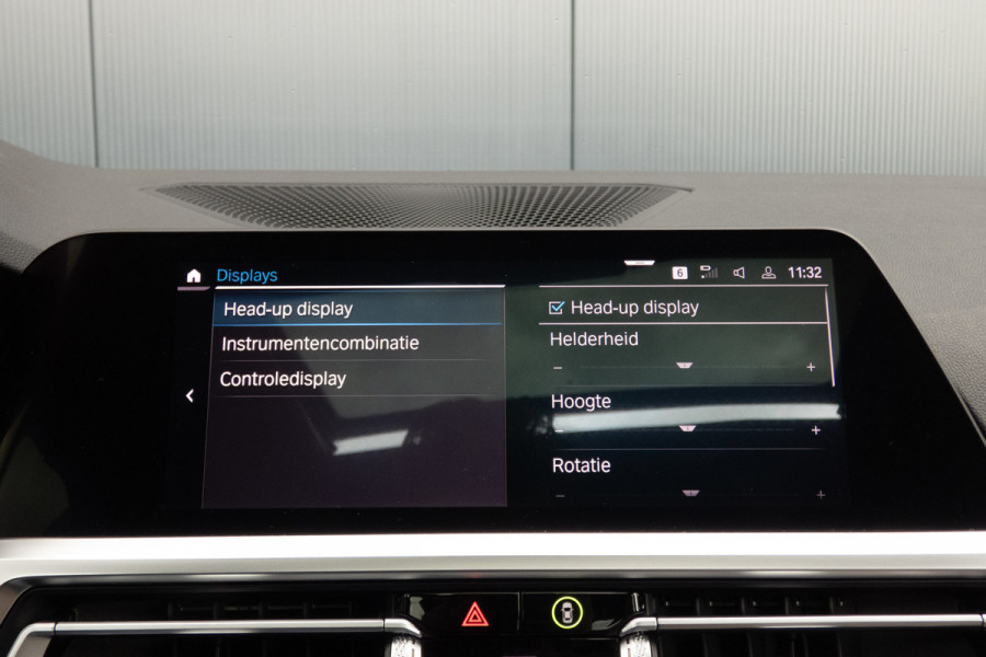 BMW 3-serie 330e High Executive | M-PAKKET | PANORAMADAK | HARMAN/KARDON | ACC | HEAD UP | TREKHAAK | SOH 93%