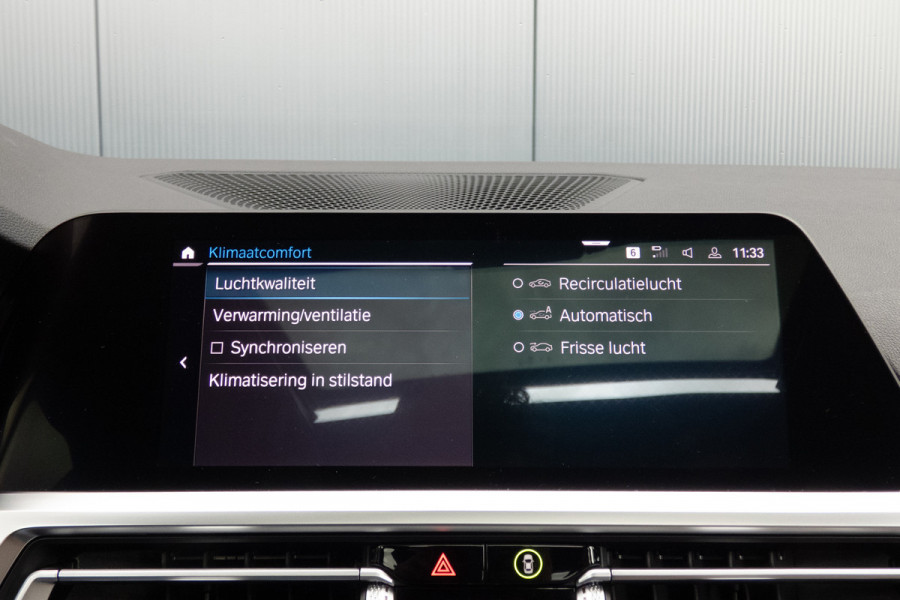 BMW 3-serie 330e High Executive | M-PAKKET | PANORAMADAK | HARMAN/KARDON | ACC | HEAD UP | TREKHAAK | SOH 93%