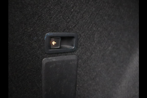 CUPRA Leon 1.4 e-Hybrid VZ Business | 245pk | SOH 92% | Trekhaak | Carplay | Adaptive cruise | Sportstoelen | Navigatie | Stuurverwarming | Parkeerhulp | Full LED | Sfeerverlichting | Keyless | PHEV | Plug In