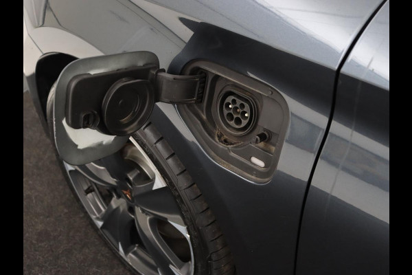 CUPRA Leon 1.4 e-Hybrid VZ Business | 245pk | SOH 92% | Trekhaak | Carplay | Adaptive cruise | Sportstoelen | Navigatie | Stuurverwarming | Parkeerhulp | Full LED | Sfeerverlichting | Keyless | PHEV | Plug In