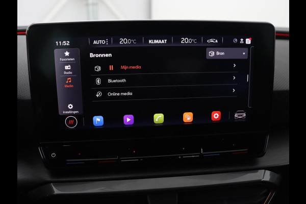 CUPRA Leon 1.4 e-Hybrid VZ Business | 245pk | SOH 92% | Trekhaak | Carplay | Adaptive cruise | Sportstoelen | Navigatie | Stuurverwarming | Parkeerhulp | Full LED | Sfeerverlichting | Keyless | PHEV | Plug In