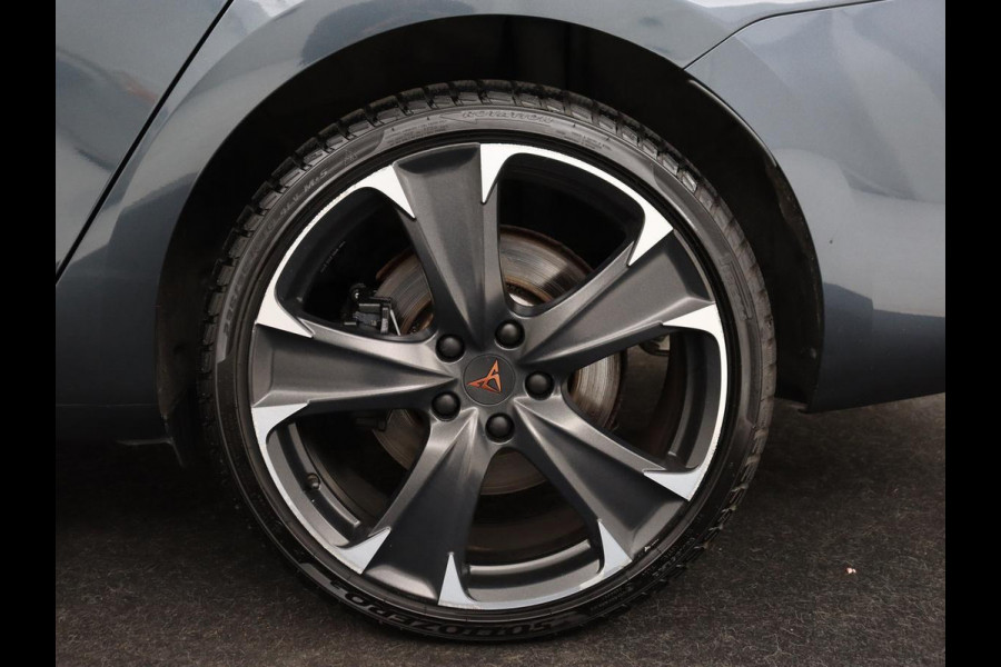 CUPRA Leon 1.4 e-Hybrid VZ Business | 245pk | SOH 92% | Trekhaak | Carplay | Adaptive cruise | Sportstoelen | Navigatie | Stuurverwarming | Parkeerhulp | Full LED | Sfeerverlichting | Keyless | PHEV | Plug In