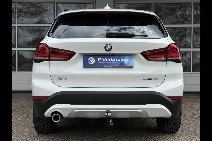 BMW X1 sDrive18i X LINE | HARMAN KARDON | CAMERA | LEDER | TREKHAAK | STOELVERWARMING |