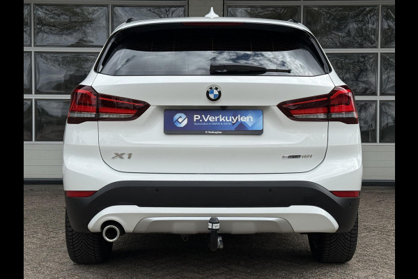 BMW X1 sDrive18i X LINE | HARMAN KARDON | CAMERA | LEDER | TREKHAAK | STOELVERWARMING |