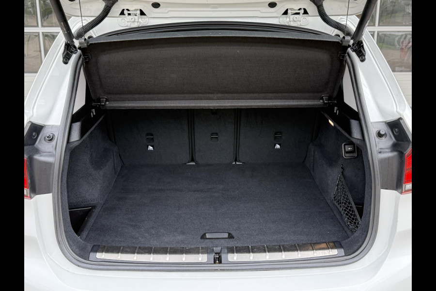 BMW X1 sDrive18i X LINE | HARMAN KARDON | CAMERA | LEDER | TREKHAAK | STOELVERWARMING |