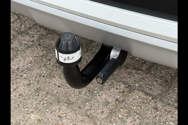 BMW X1 sDrive18i X LINE | HARMAN KARDON | CAMERA | LEDER | TREKHAAK | STOELVERWARMING |