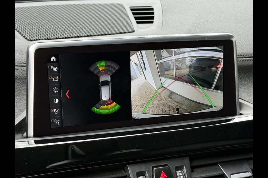 BMW X1 sDrive18i X LINE | HARMAN KARDON | CAMERA | LEDER | TREKHAAK | STOELVERWARMING |