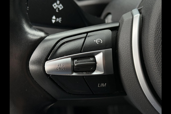 BMW X1 sDrive18i X LINE | HARMAN KARDON | CAMERA | LEDER | TREKHAAK | STOELVERWARMING |