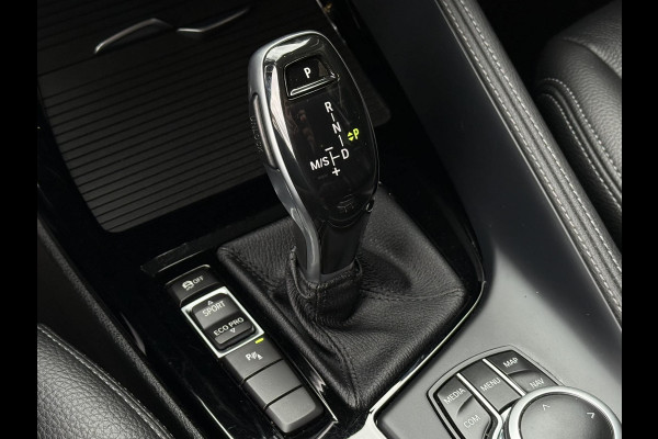 BMW X1 sDrive18i X LINE | HARMAN KARDON | CAMERA | LEDER | TREKHAAK | STOELVERWARMING |