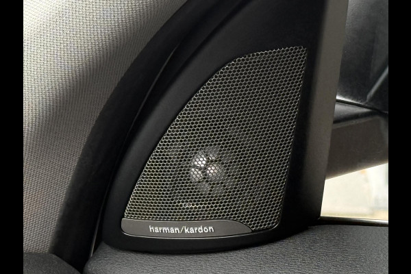 BMW X1 sDrive18i X LINE | HARMAN KARDON | CAMERA | LEDER | TREKHAAK | STOELVERWARMING |