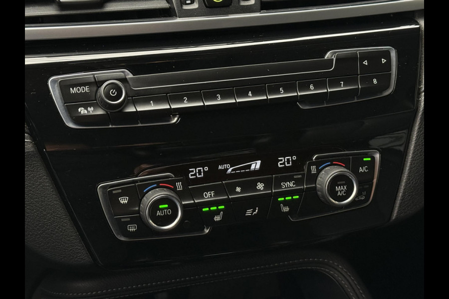 BMW X1 sDrive18i X LINE | HARMAN KARDON | CAMERA | LEDER | TREKHAAK | STOELVERWARMING |