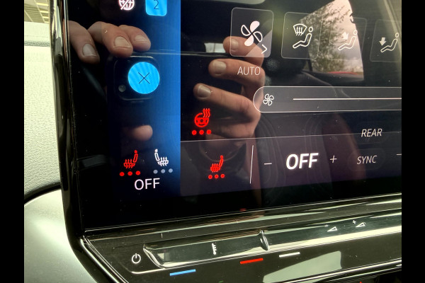 Volkswagen ID.4 Max 77 kWh SOH 92.8%, Panoramadak, Trekhaak