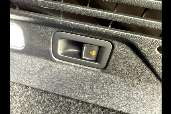 Volkswagen ID.4 Max 77 kWh SOH 92.8%, Panoramadak, Trekhaak