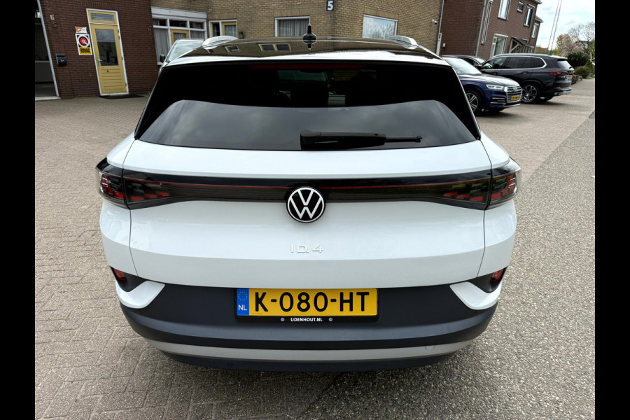 Volkswagen ID.4 Max 77 kWh SOH 92.8%, Panoramadak, Trekhaak
