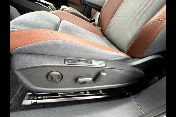 Volkswagen ID.4 Max 77 kWh SOH 92.8%, Panoramadak, Trekhaak