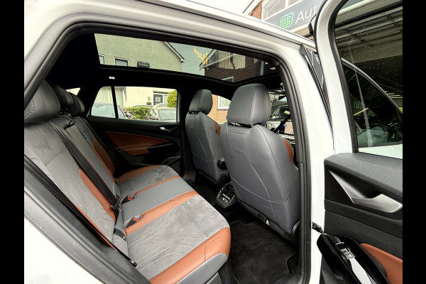 Volkswagen ID.4 Max 77 kWh SOH 92.8%, Panoramadak, Trekhaak