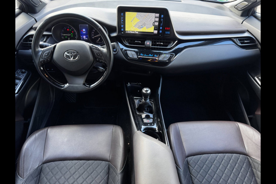 Toyota C-HR 1.2 Executive | Trekhaak | Camera | NL-Auto | Stoelverwarming | JBL | Climate Control |