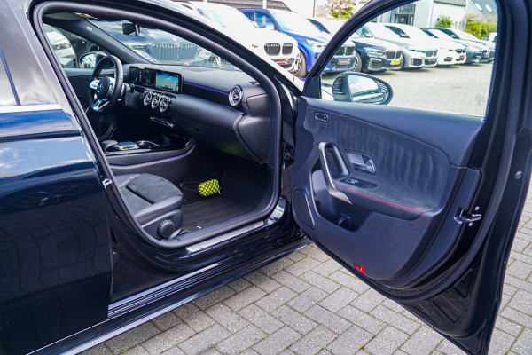 Mercedes-Benz A-Klasse 220 Premium Plus | Panorama | Camera | Carplay | Digital Dash | Stoelverwarming