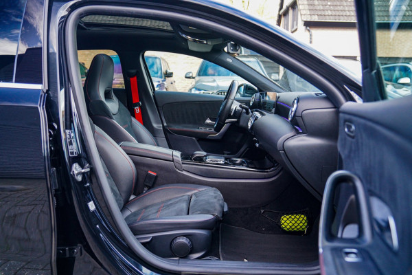 Mercedes-Benz A-Klasse 220 Premium Plus | Panorama | Camera | Carplay | Digital Dash | Stoelverwarming