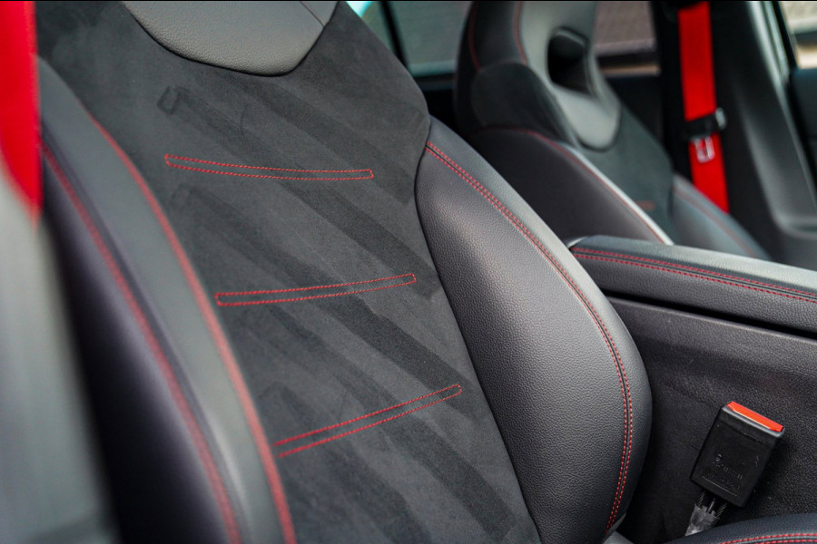 Mercedes-Benz A-Klasse 220 Premium Plus | Panorama | Camera | Carplay | Digital Dash | Stoelverwarming